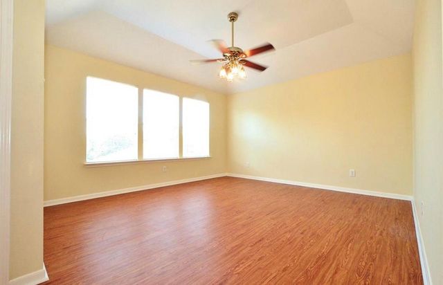 15410 Oak Lake Glen Dr, Sugar Land, TX 77498