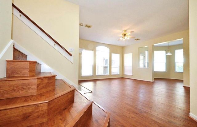 15410 Oak Lake Glen Dr, Sugar Land, TX 77498