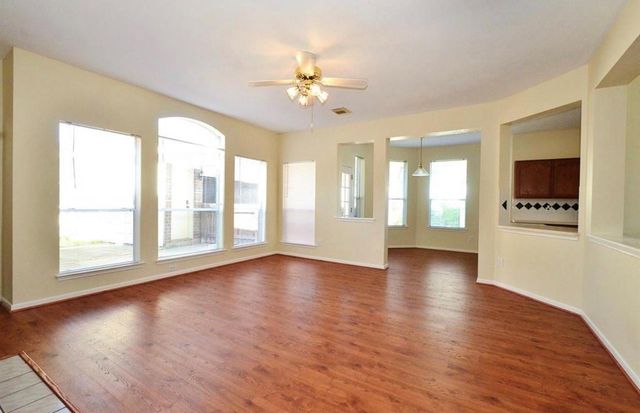 15410 Oak Lake Glen Dr, Sugar Land, TX 77498