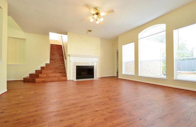 15410 Oak Lake Glen Dr, Sugar Land, TX 77498