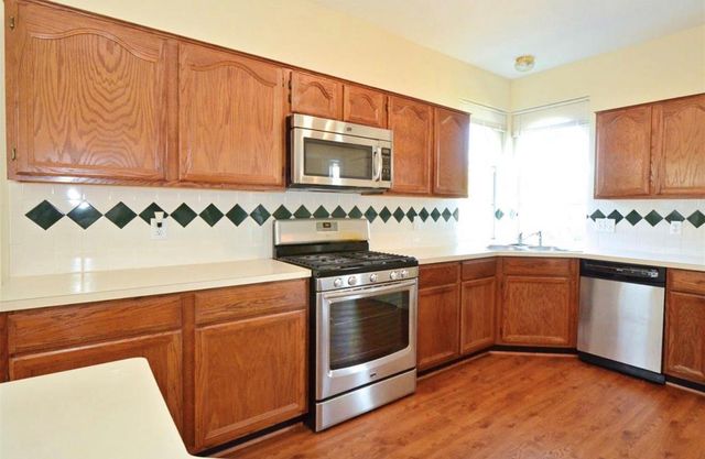 15410 Oak Lake Glen Dr, Sugar Land, TX 77498