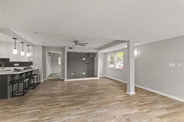780 N KENTUCKY AVENUE, Umatilla, FL 32784