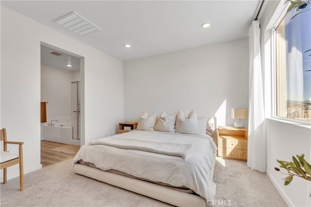 27582 Manzanita, Valencia, CA 91381