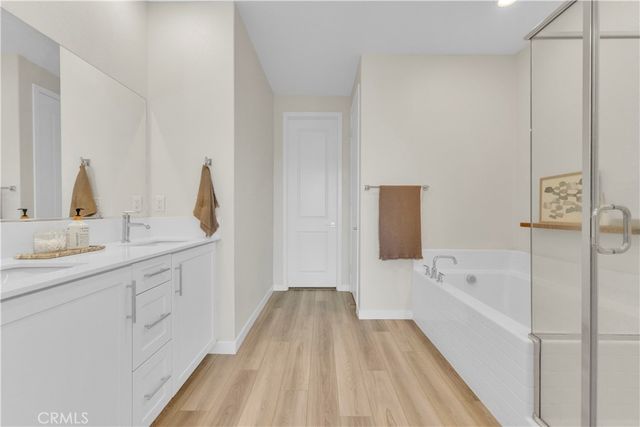 27582 Manzanita, Valencia, CA 91381