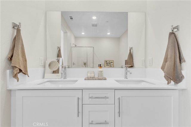 27582 Manzanita, Valencia, CA 91381