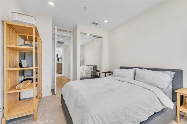 27582 Manzanita, Valencia, CA 91381