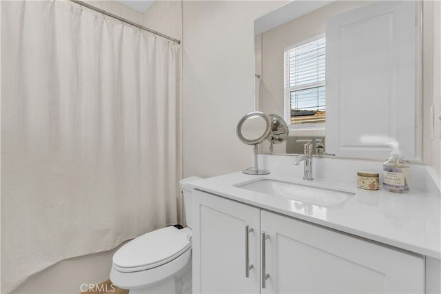 27582 Manzanita, Valencia, CA 91381