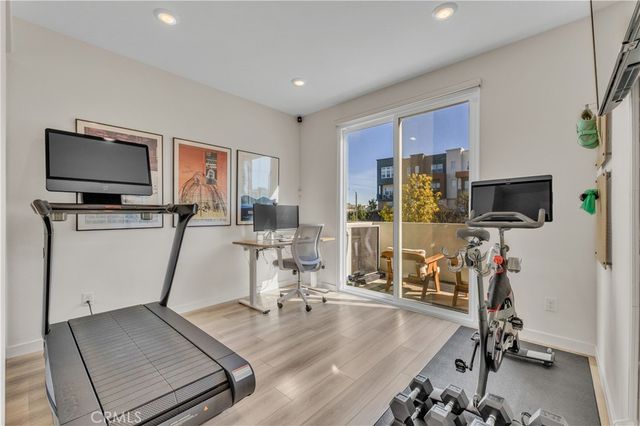 27582 Manzanita, Valencia, CA 91381