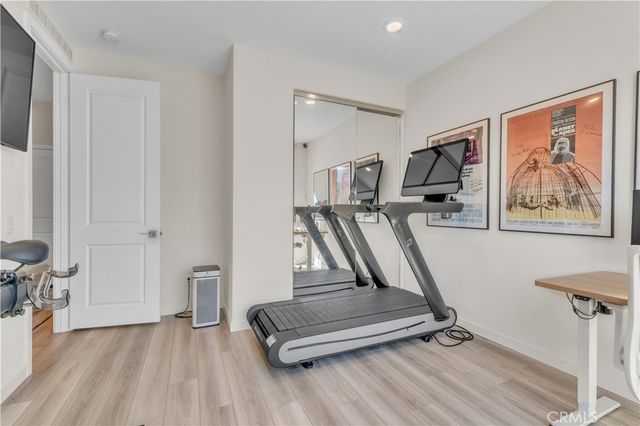 27582 Manzanita, Valencia, CA 91381