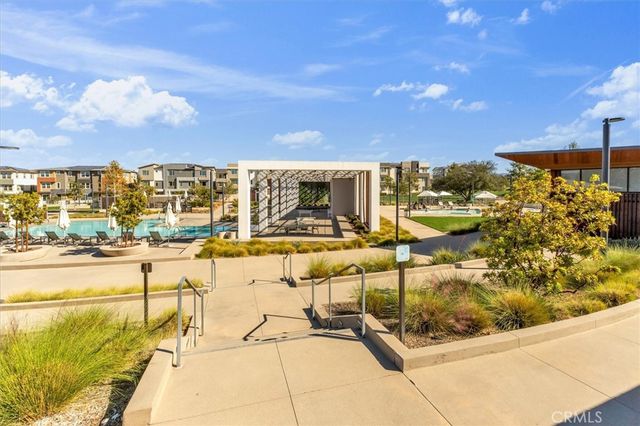 27582 Manzanita, Valencia, CA 91381