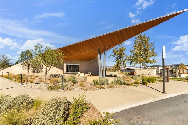 27582 Manzanita, Valencia, CA 91381