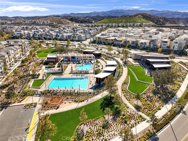 27582 Manzanita, Valencia, CA 91381