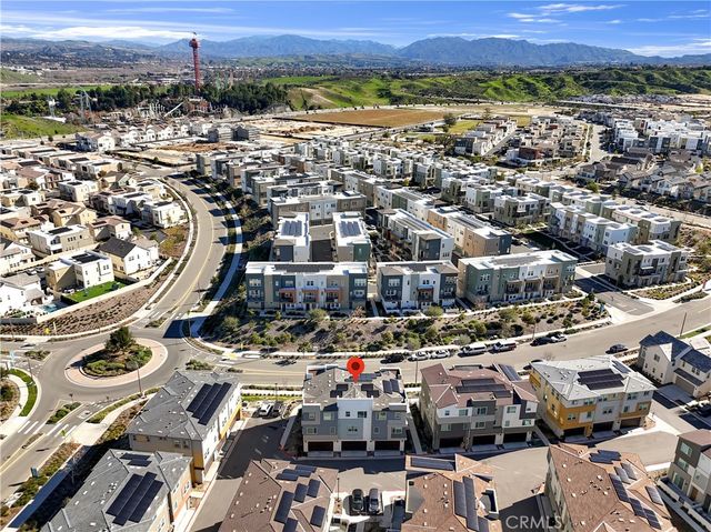 27582 Manzanita, Valencia, CA 91381