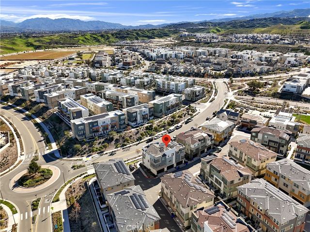 27582 Manzanita, Valencia, CA 91381