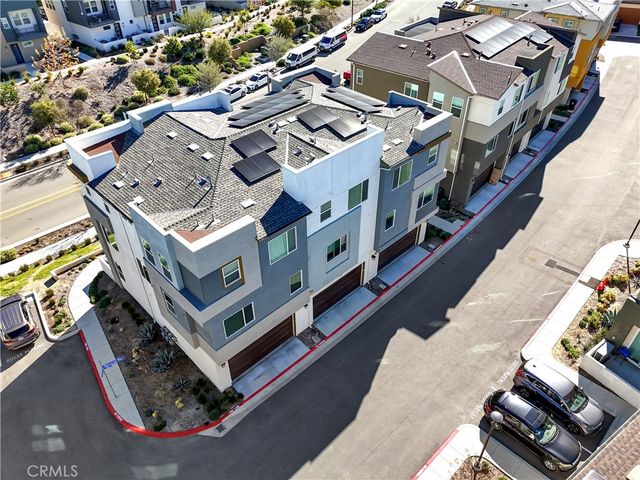 27582 Manzanita, Valencia, CA 91381