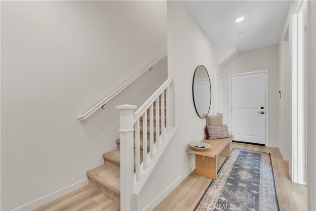 27582 Manzanita, Valencia, CA 91381