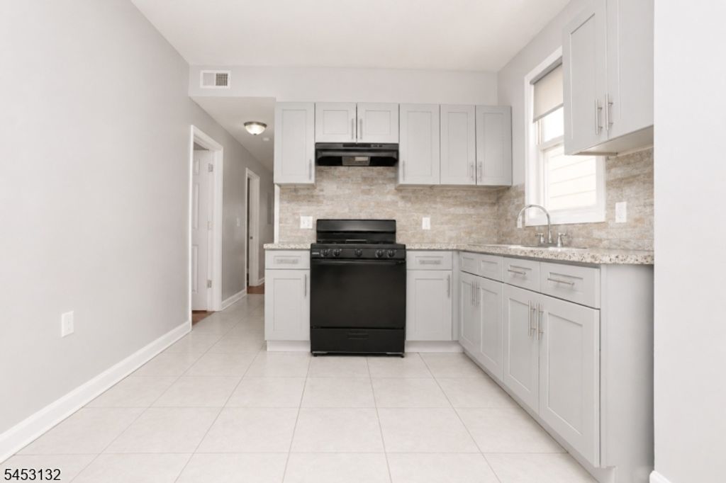 143 Pearsall Ave, Jersey City, NJ 07305 — photo 5