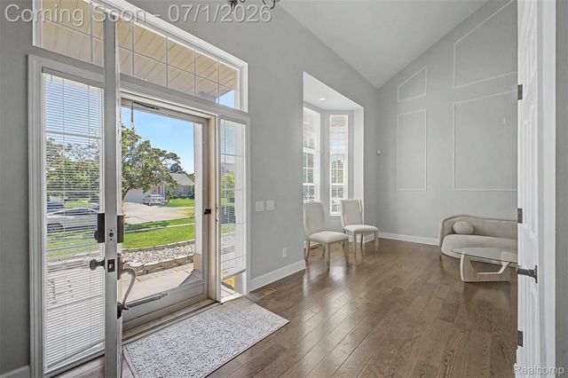 8179 Creekside Drive, Westland, MI 48185