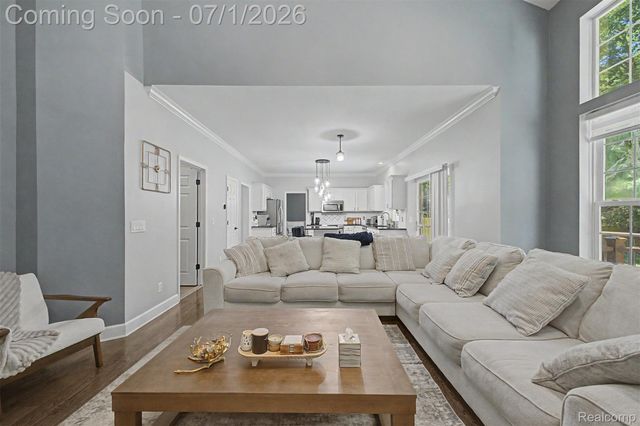 8179 Creekside Drive, Westland, MI 48185