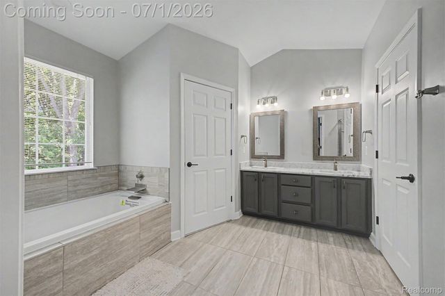 8179 Creekside Drive, Westland, MI 48185