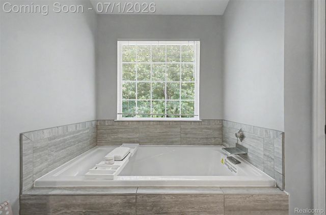 8179 Creekside Drive, Westland, MI 48185