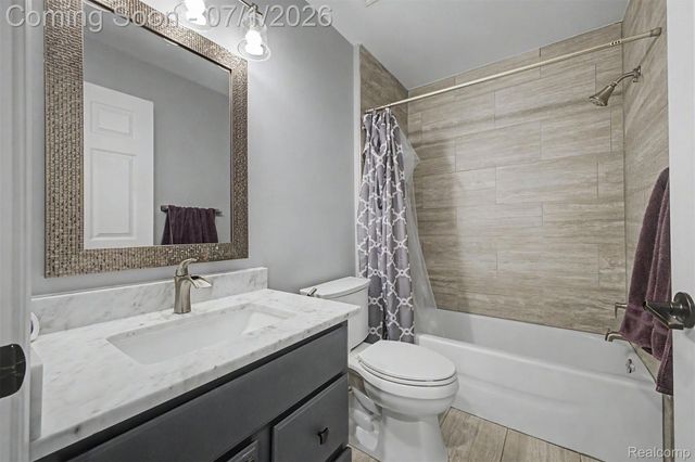 8179 Creekside Drive, Westland, MI 48185