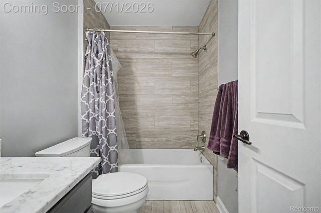 8179 Creekside Drive, Westland, MI 48185
