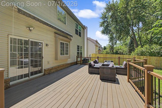 8179 Creekside Drive, Westland, MI 48185