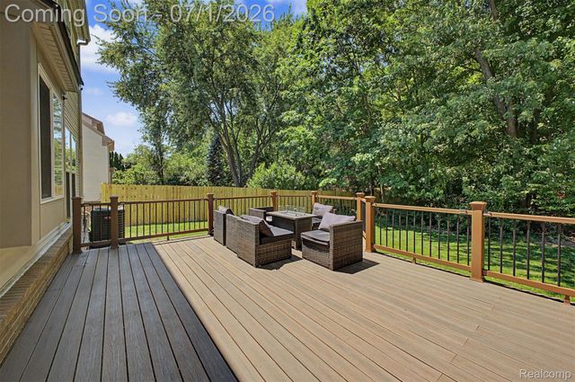 8179 Creekside Drive, Westland, MI 48185