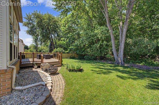 8179 Creekside Drive, Westland, MI 48185