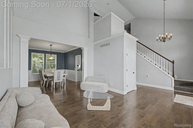 8179 Creekside Drive, Westland, MI 48185