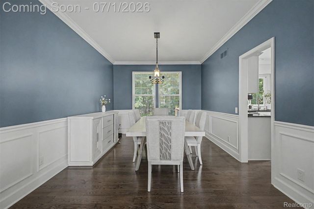 8179 Creekside Drive, Westland, MI 48185