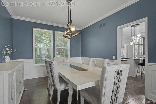 8179 Creekside Drive, Westland, MI 48185