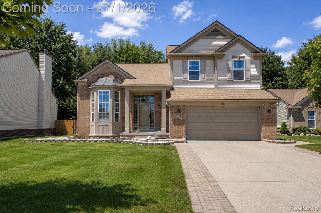 8179 Creekside Drive, Westland, MI 48185
