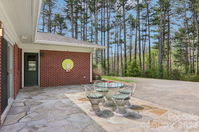 80 Sunset Drive, Marshall, NC 28753
