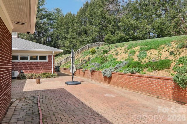80 Sunset Drive, Marshall, NC 28753