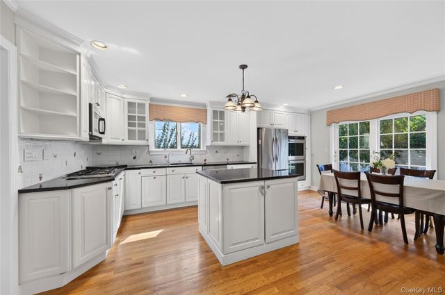108 Kingsbury Road, Garden City, NY 11530