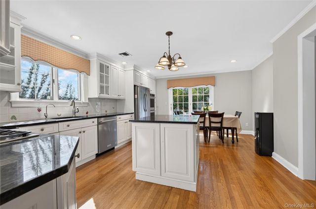 108 Kingsbury Road, Garden City, NY 11530