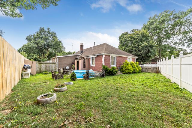 242 Pearl Harbor Street, Bridgeport, CT 06610