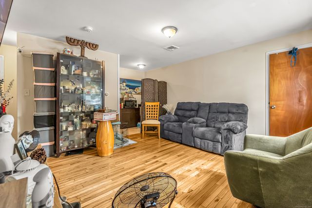 242 Pearl Harbor Street, Bridgeport, CT 06610