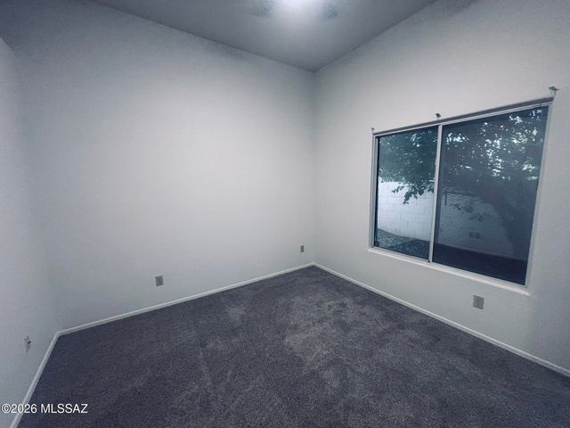 12490 N Wayfarer Way, Oro Valley, AZ 85755