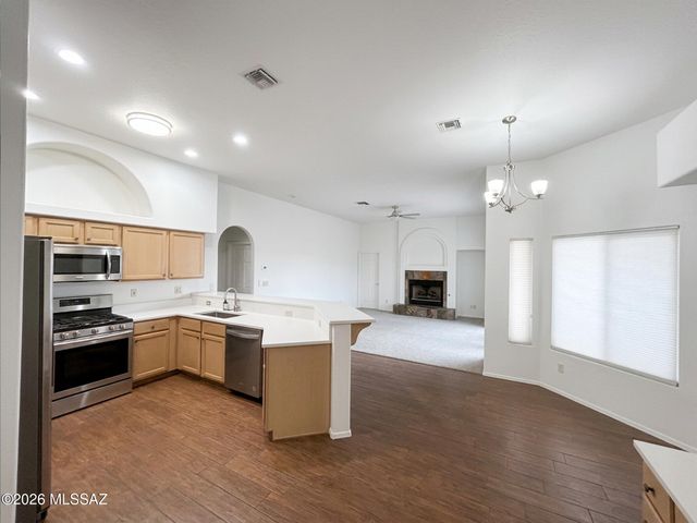 12490 N Wayfarer Way, Oro Valley, AZ 85755
