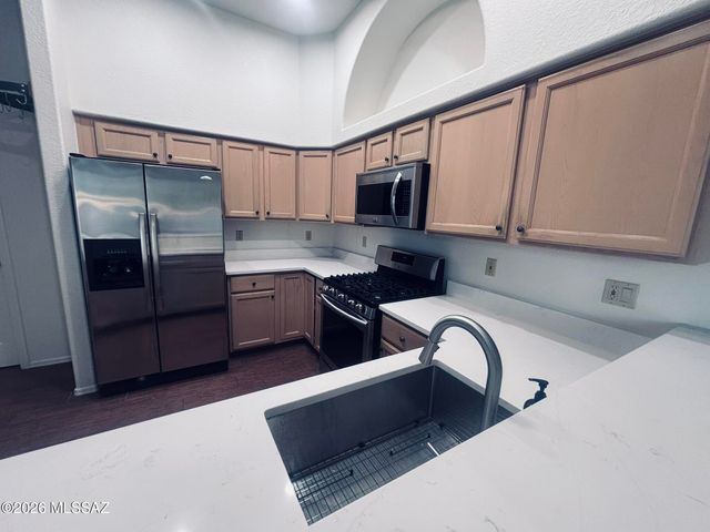 12490 N Wayfarer Way, Oro Valley, AZ 85755