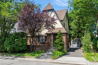 7 Bayview Terrace, Manhasset, NY 11030