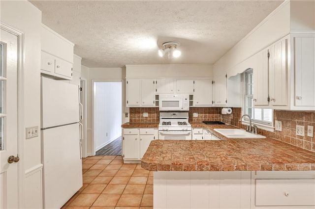 2851 Thornridge Drive, Atlanta, GA 30340