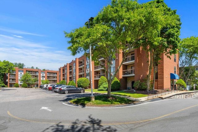 4975 Washington Street 207, Boston, MA 02132