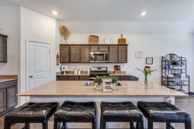 900 Honey Maple Street, Princeton, TX 75407