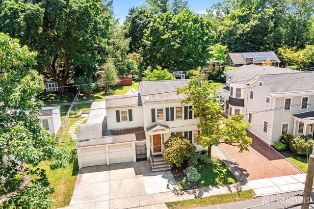 16 Station Road, Cranbury, NJ 08512