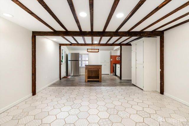 16 Station Road, Cranbury, NJ 08512