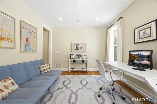 17 Bittersweet Way, Stonington, CT 06378